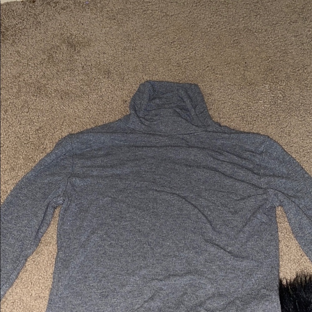Stretchy turtleneck